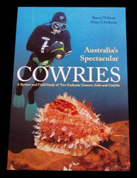 Illustration : couverture du livre : 'Australia's spectacular cowries'.
